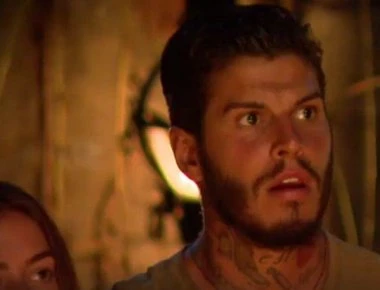 Survivor 2: Με ανοικτό το στόμα οι παίκτες στην ανακοίνωση του Σάκη! - Μεγάλη ανατροπή απόψε (βίντεο)